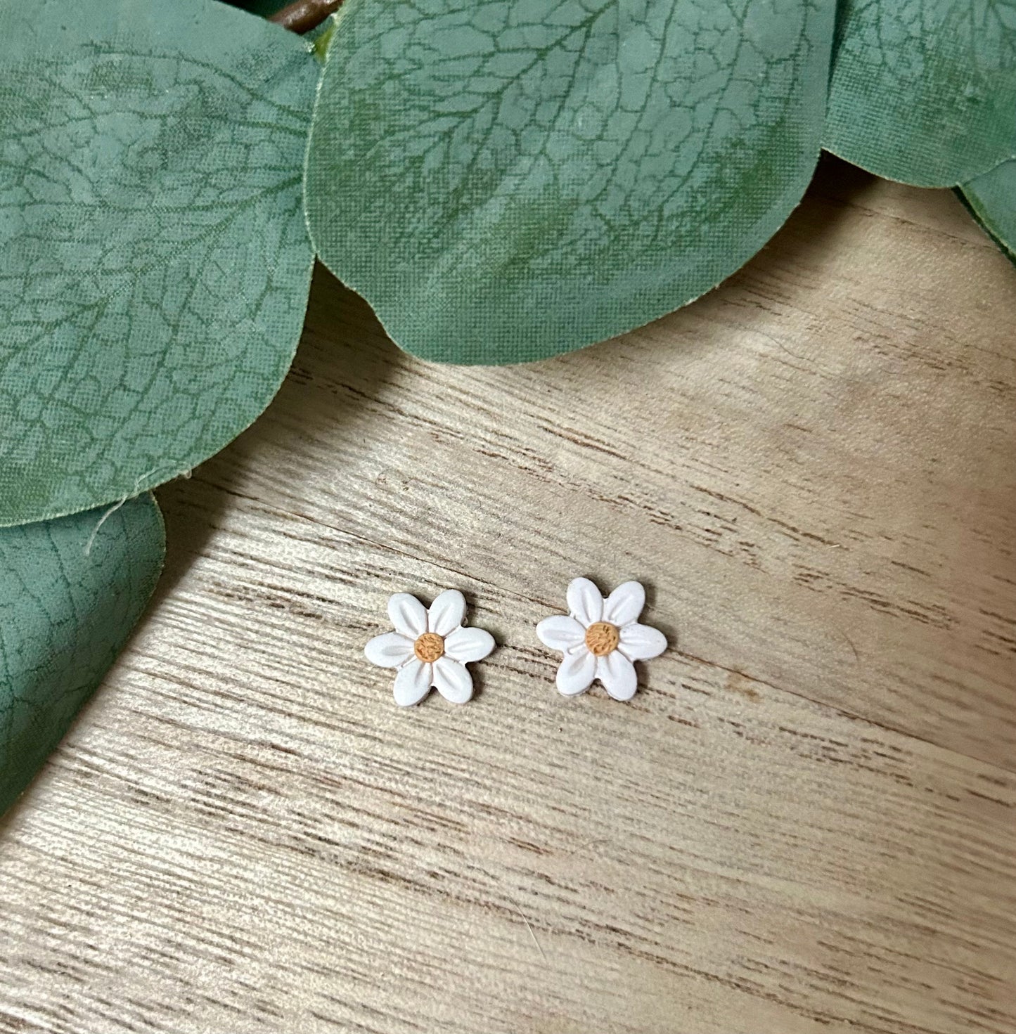 Simple Daisy Stud