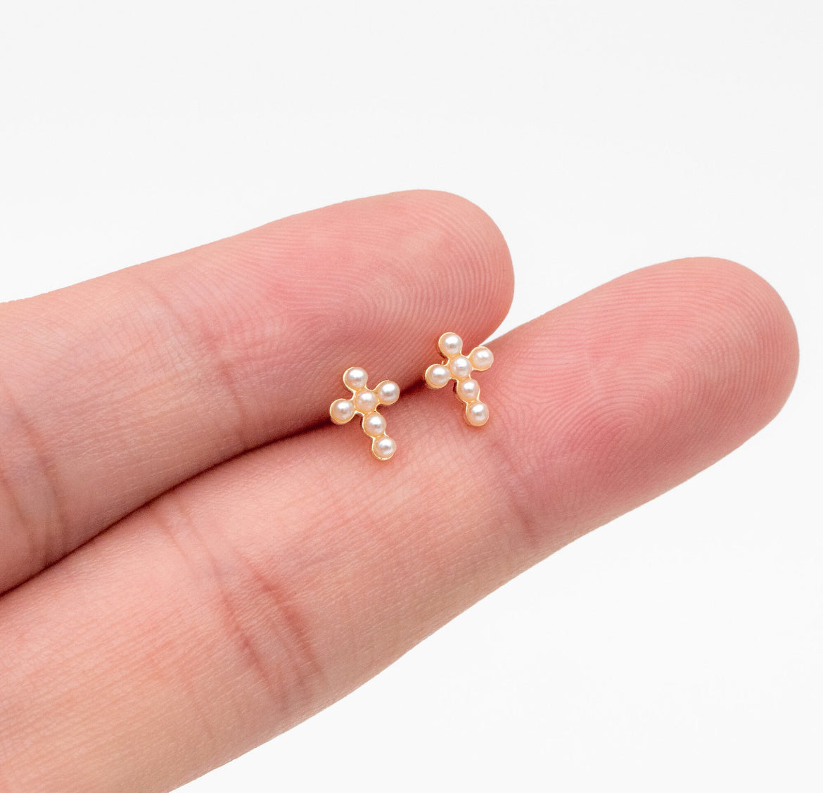 Micro Pearl Cross