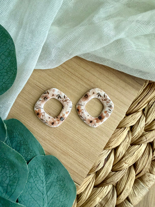 Rustic Floral Loren