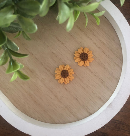 Deluxe Sunflower Stud