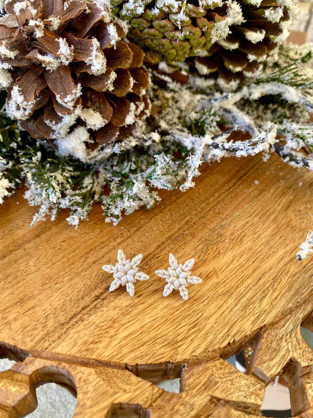 Detailed Snowflake Stud