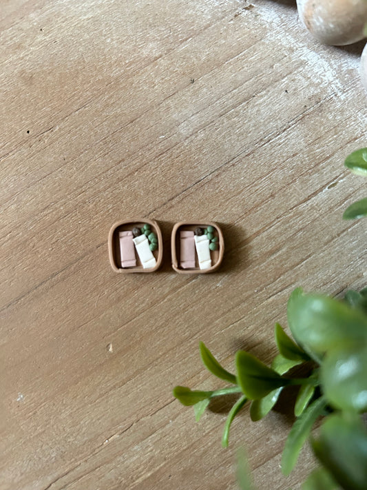 Mini Bookshelf Stud