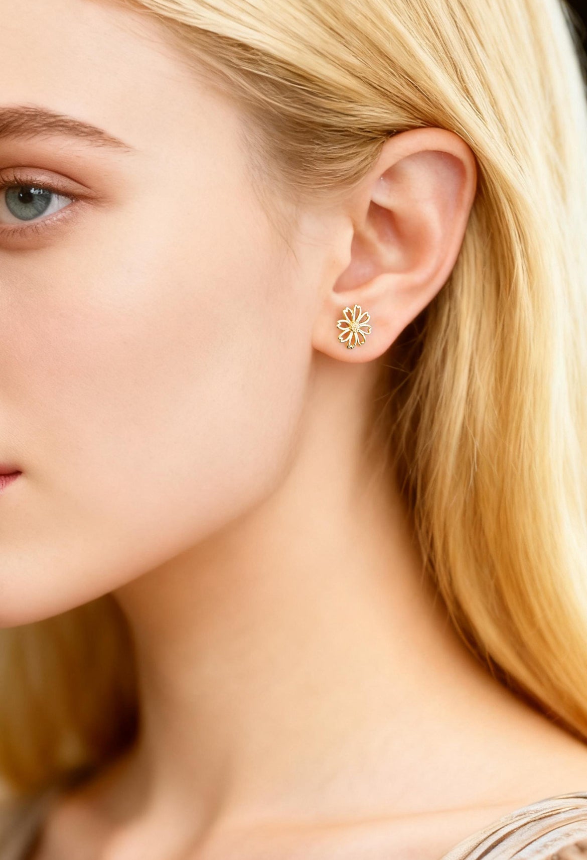 Gold Daisy Studs