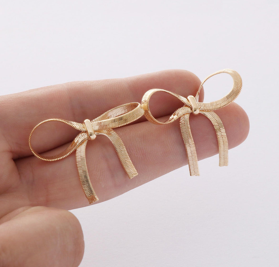 Gold Oversized Snake Chain Bows