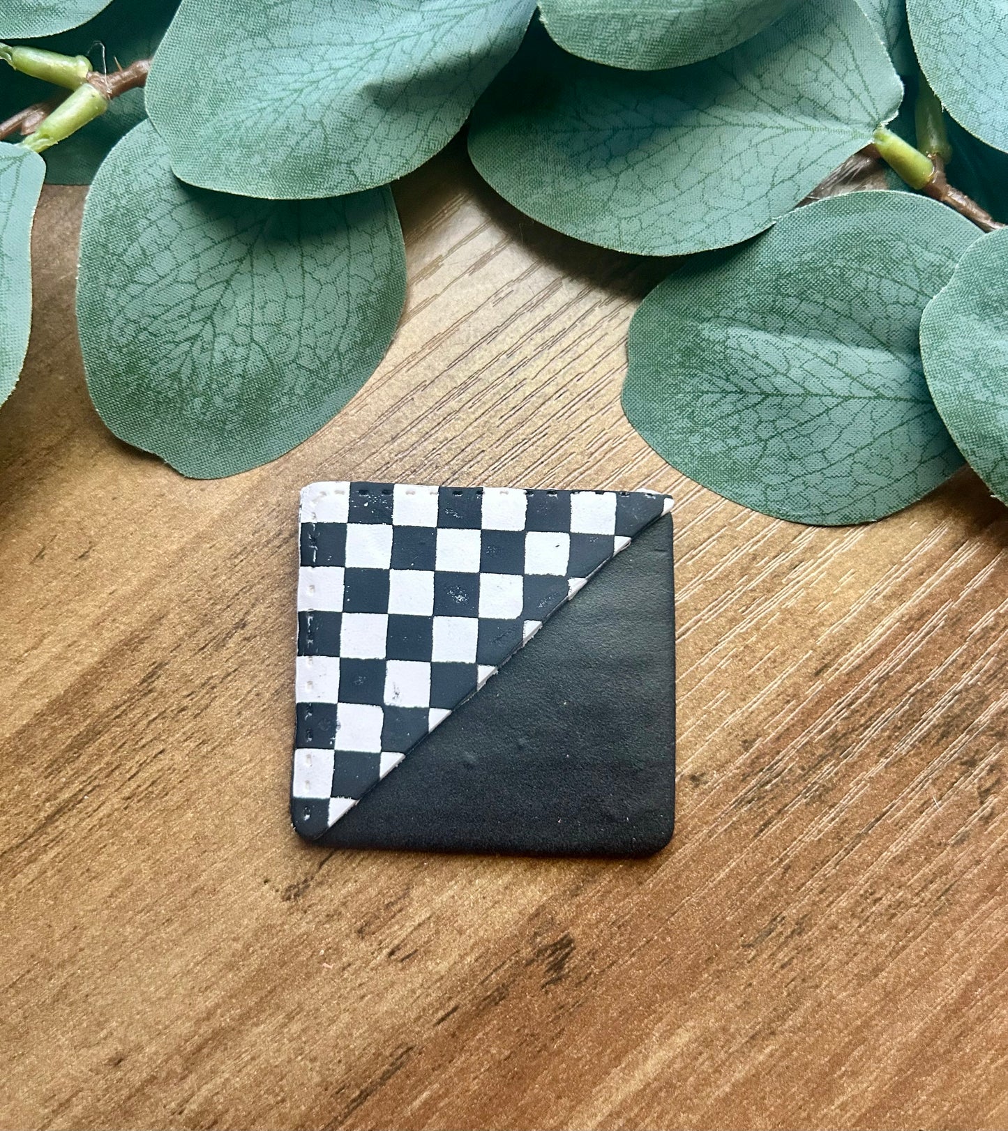 BW Checkered Page Holder
