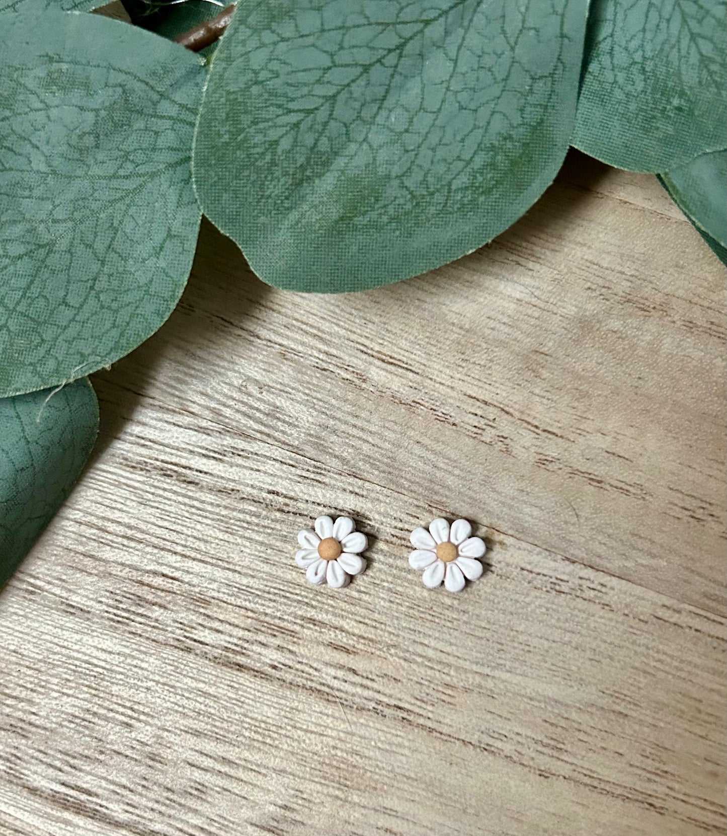 Micro Daisy Stud