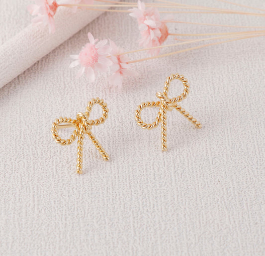 Gold Roped Bow Stud