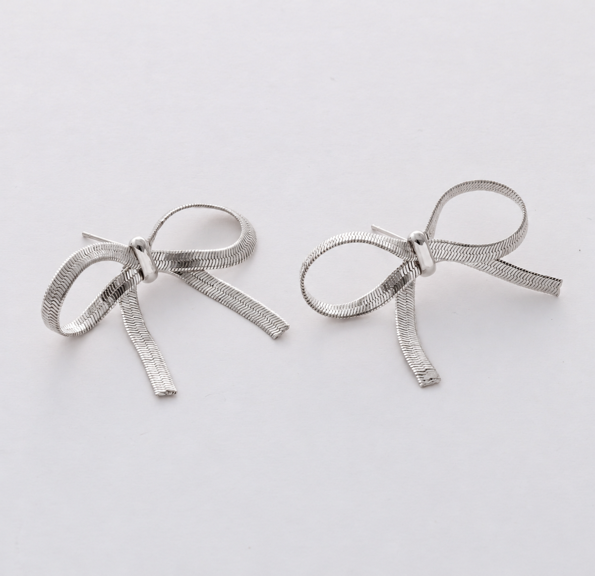 Silver Oversized Snake Chain Bows