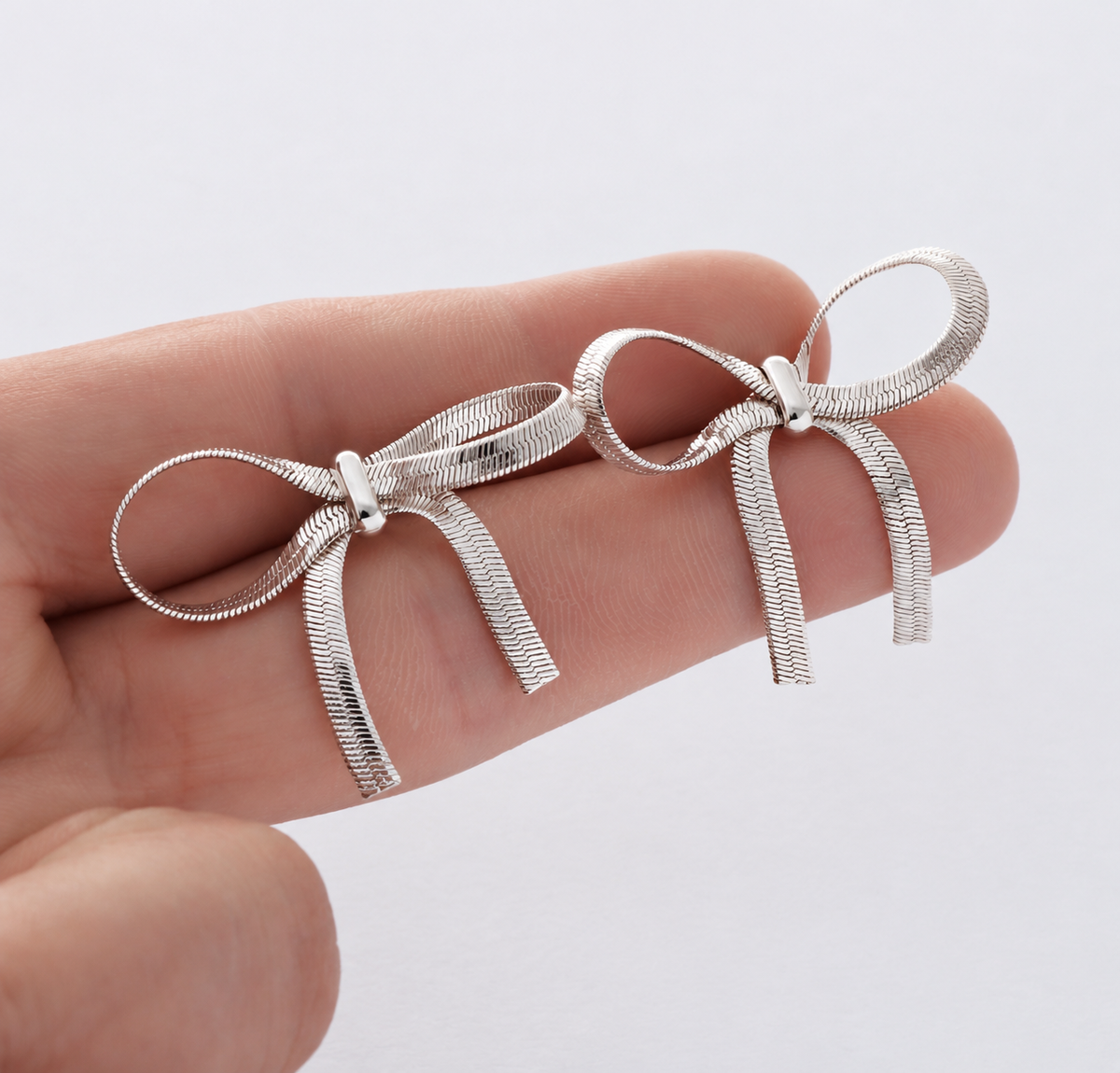 Silver Oversized Snake Chain Bows